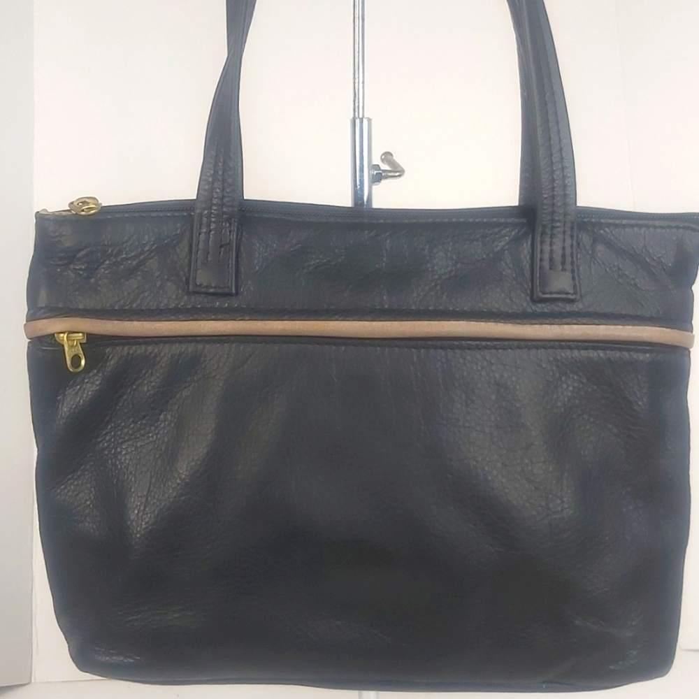 CORONADO AMERICAN MADE LEATHER CONCEALED CARRY PURSE.